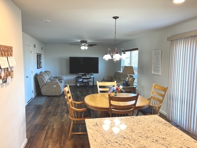 1932 Mountain Road, Morris, IL 60450