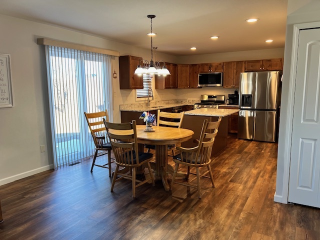 1932 Mountain Road, Morris, IL 60450