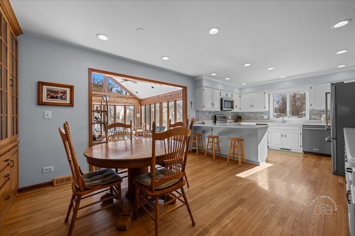 1612 Fox Bend Court, Naperville, IL 60563