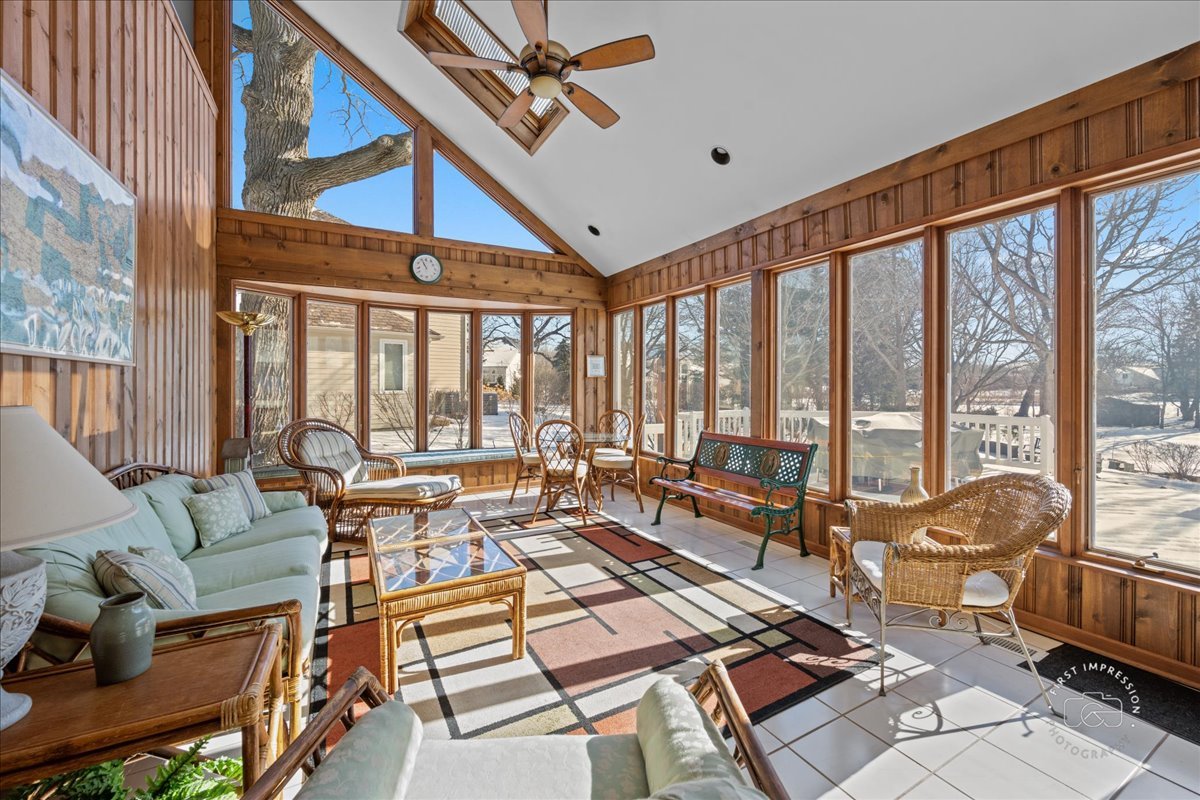 1612 Fox Bend Court, Naperville, IL 60563