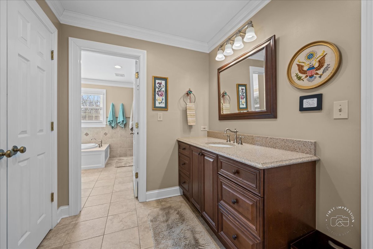 1612 Fox Bend Court, Naperville, IL 60563