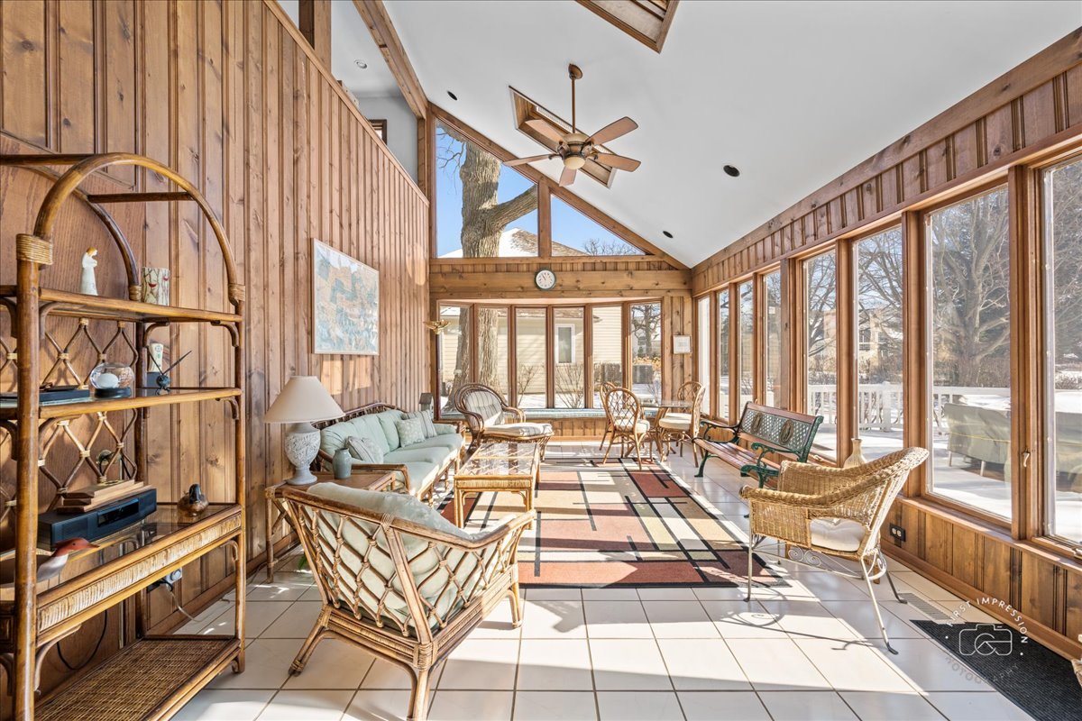 1612 Fox Bend Court, Naperville, IL 60563