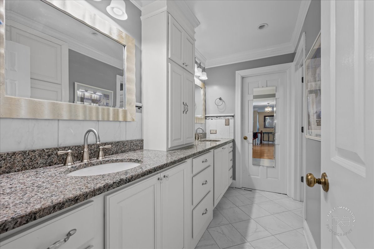 1612 Fox Bend Court, Naperville, IL 60563