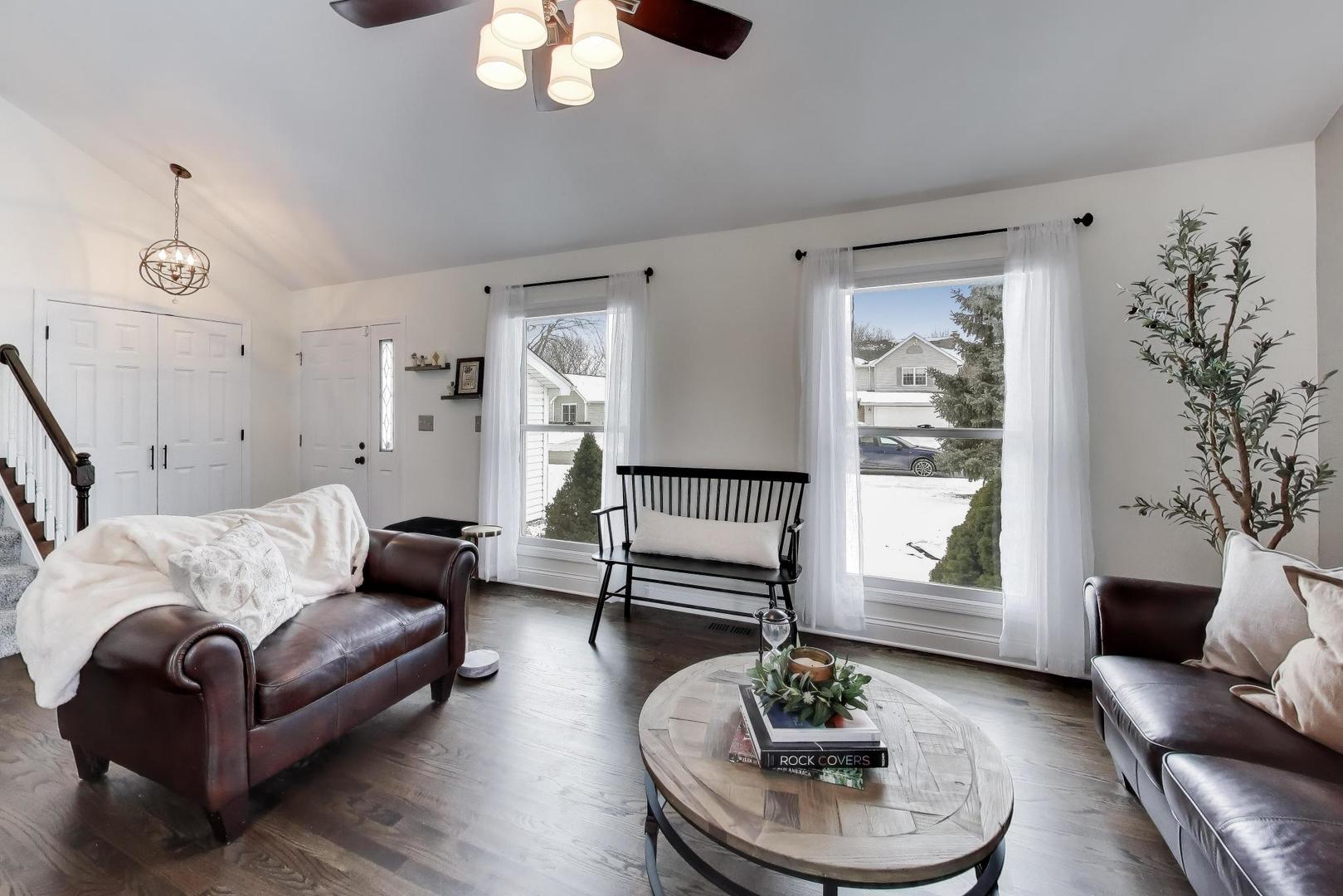 1110 Cedar Creek Drive, Lake Zurich, IL 60047