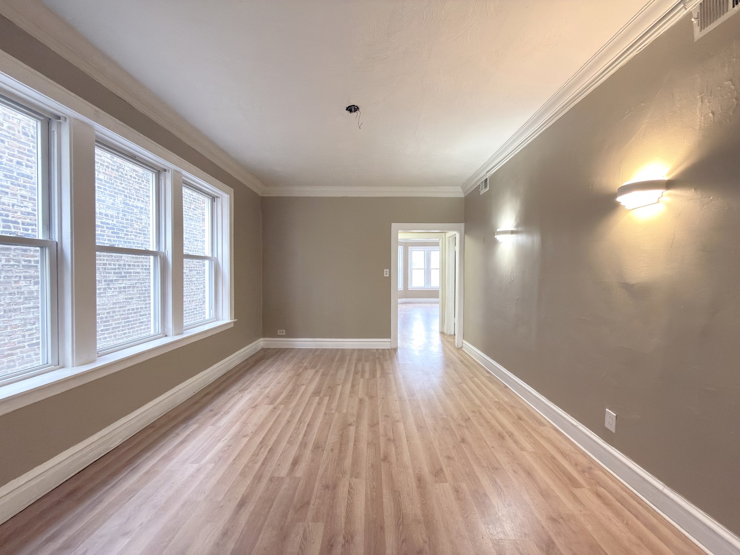 8216 S Maryland Avenue, Chicago, IL 60619