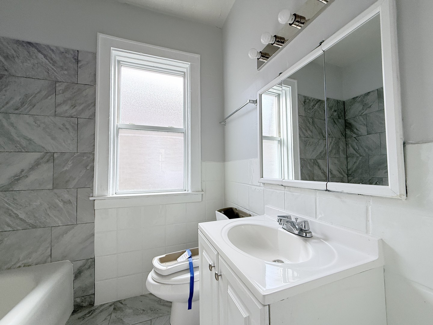 8216 S Maryland Avenue, Chicago, IL 60619