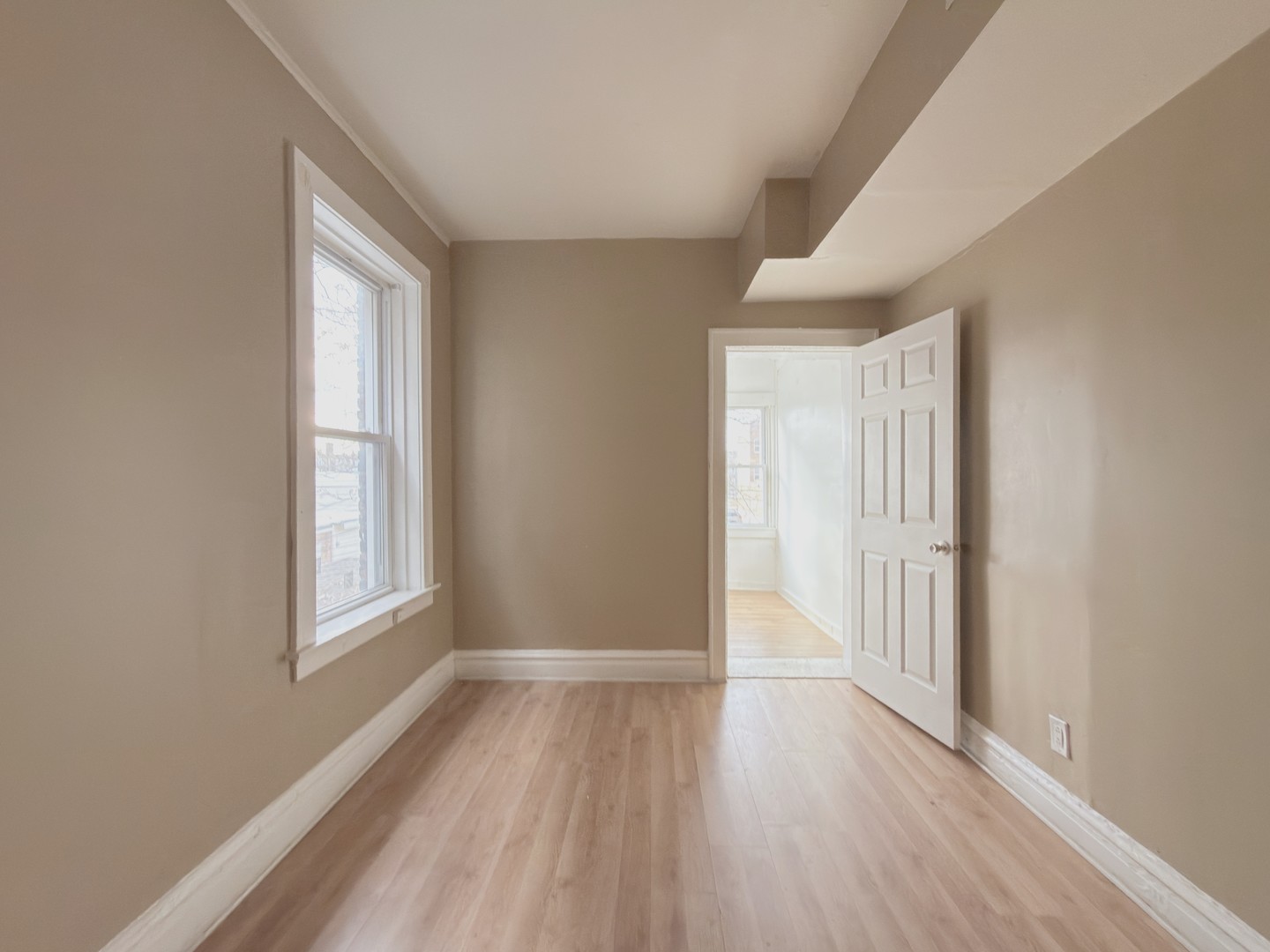 8216 S Maryland Avenue, Chicago, IL 60619