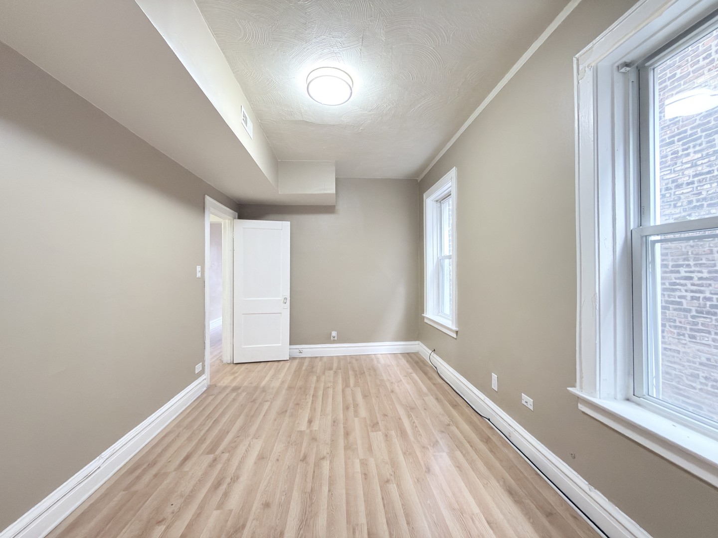 8216 S Maryland Avenue, Chicago, IL 60619