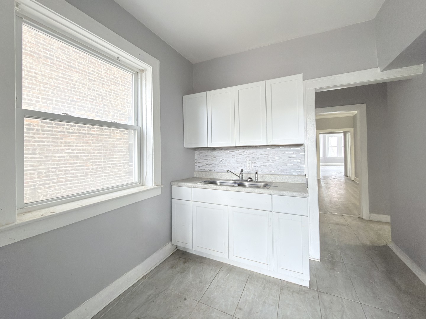 8216 S Maryland Avenue, Chicago, IL 60619