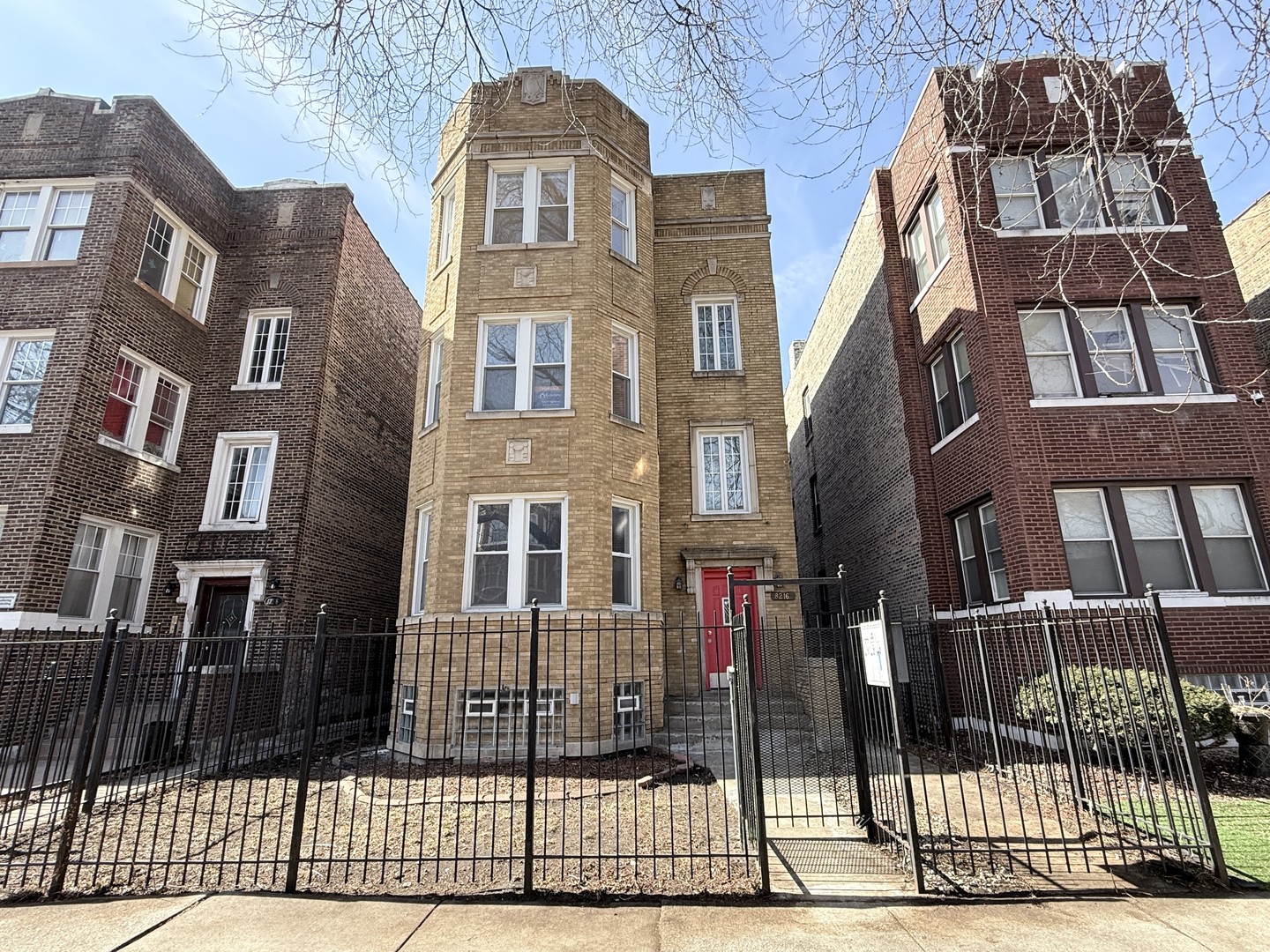 8216 S Maryland Avenue, Chicago, IL 60619