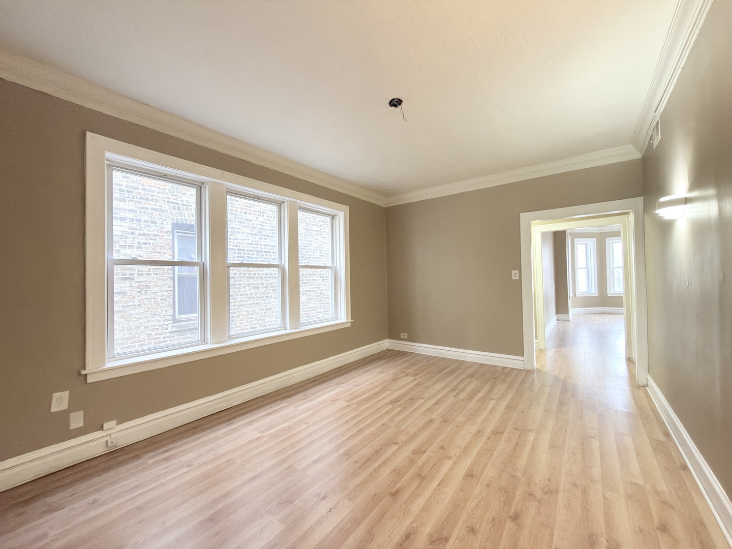 8216 S Maryland Avenue, Chicago, IL 60619