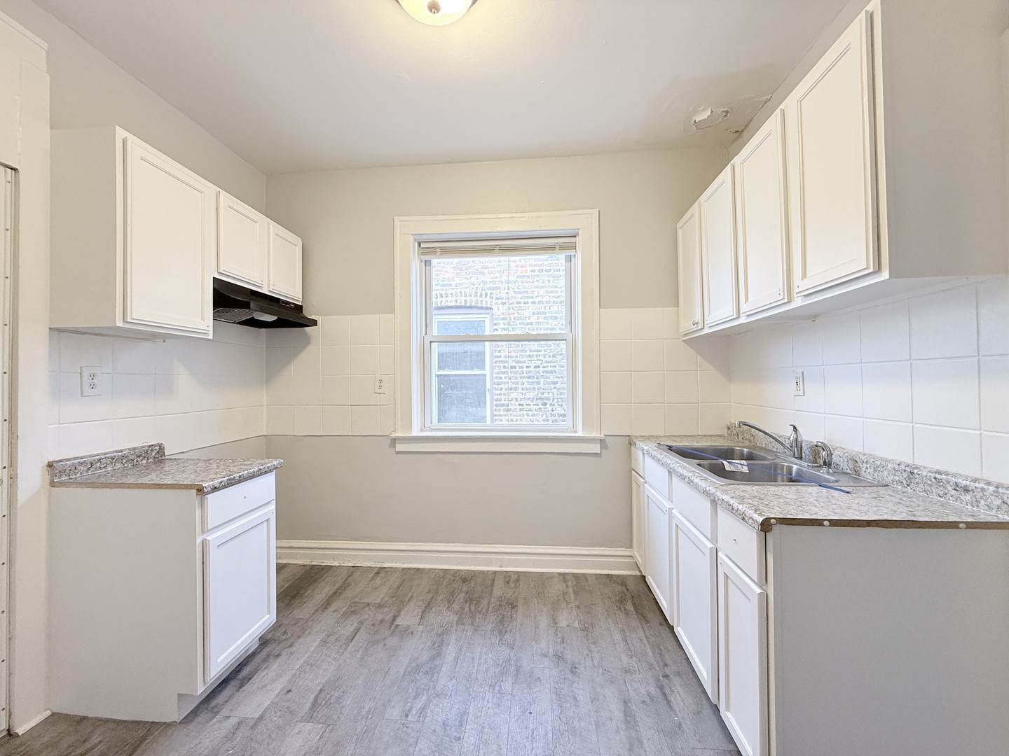 8216 S Maryland Avenue, Chicago, IL 60619