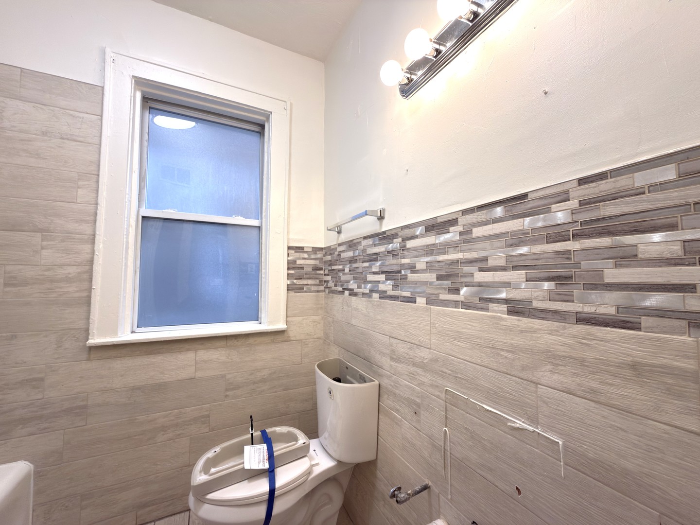 8216 S Maryland Avenue, Chicago, IL 60619