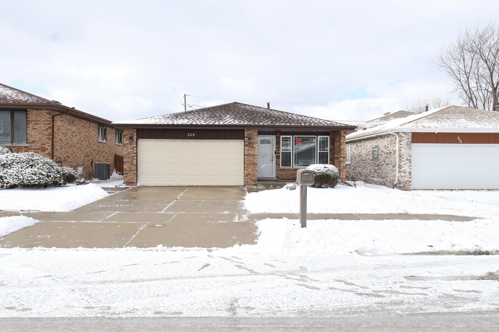 306 Escanaba Avenue, Calumet City, IL 60409