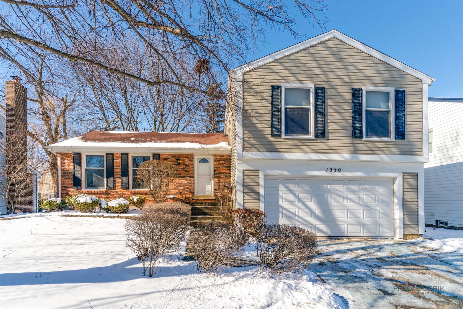 1380 Larchmont Drive, Buffalo Grove, IL 60089