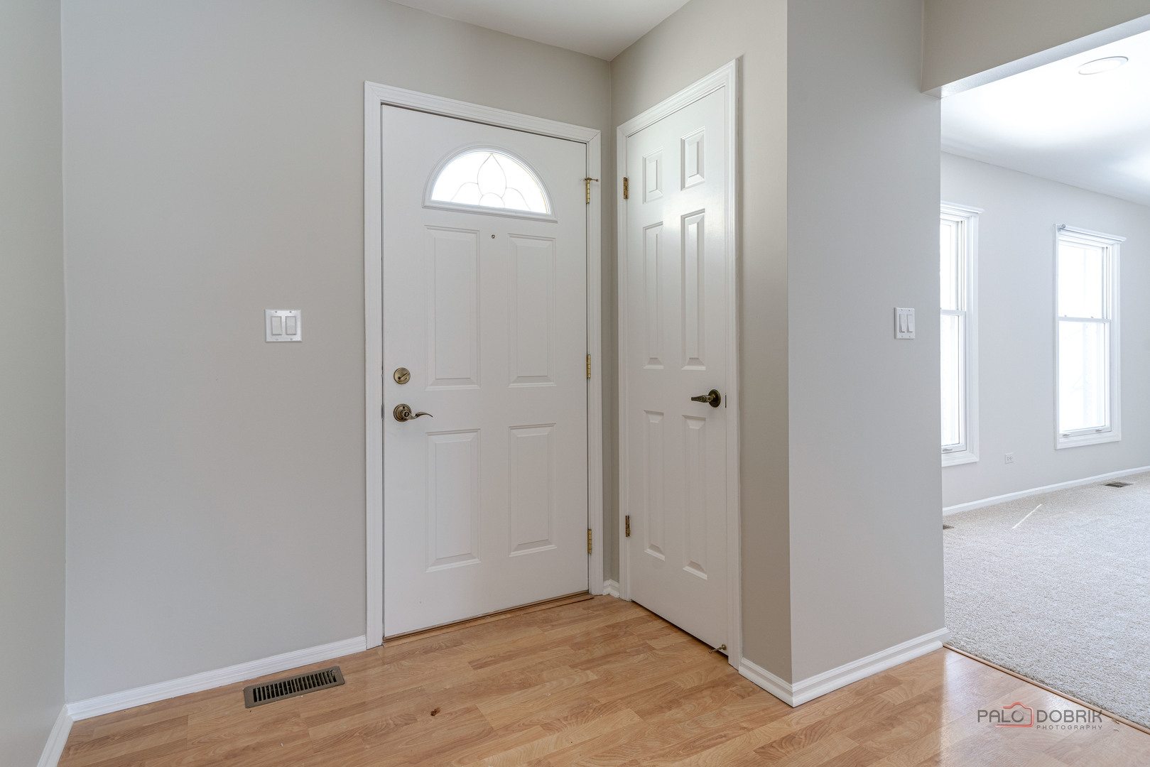 1380 Larchmont Drive, Buffalo Grove, IL 60089