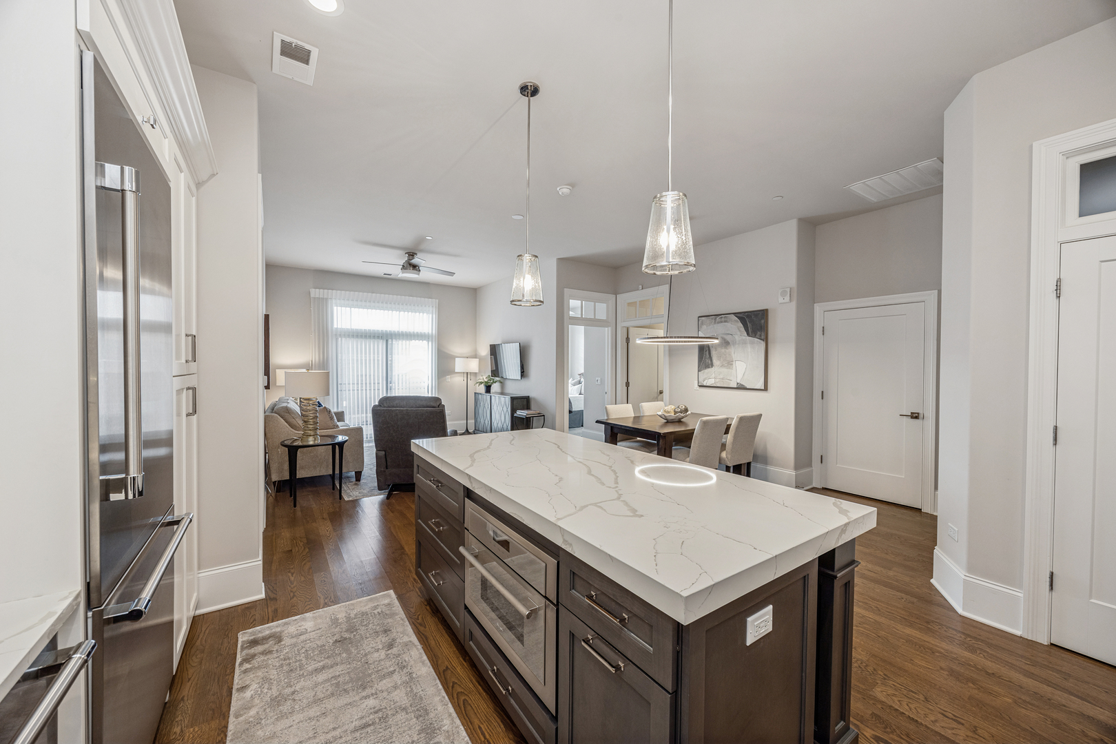 105 S Cottage Hill Avenue #204, Elmhurst, IL 60126