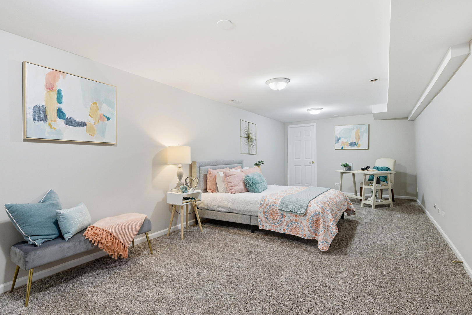 207 Long Beach Road, Oswego, IL 60543