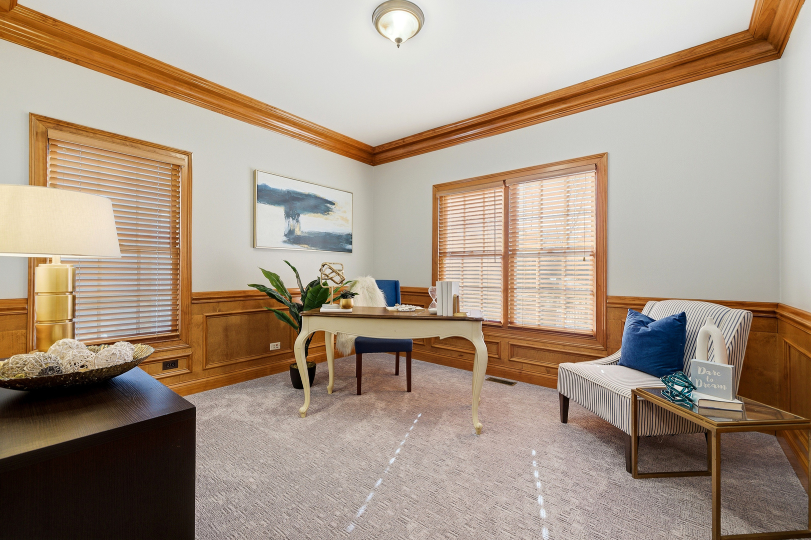 207 Long Beach Road, Oswego, IL 60543