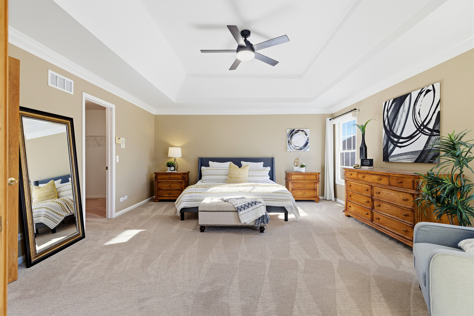 207 Long Beach Road, Oswego, IL 60543