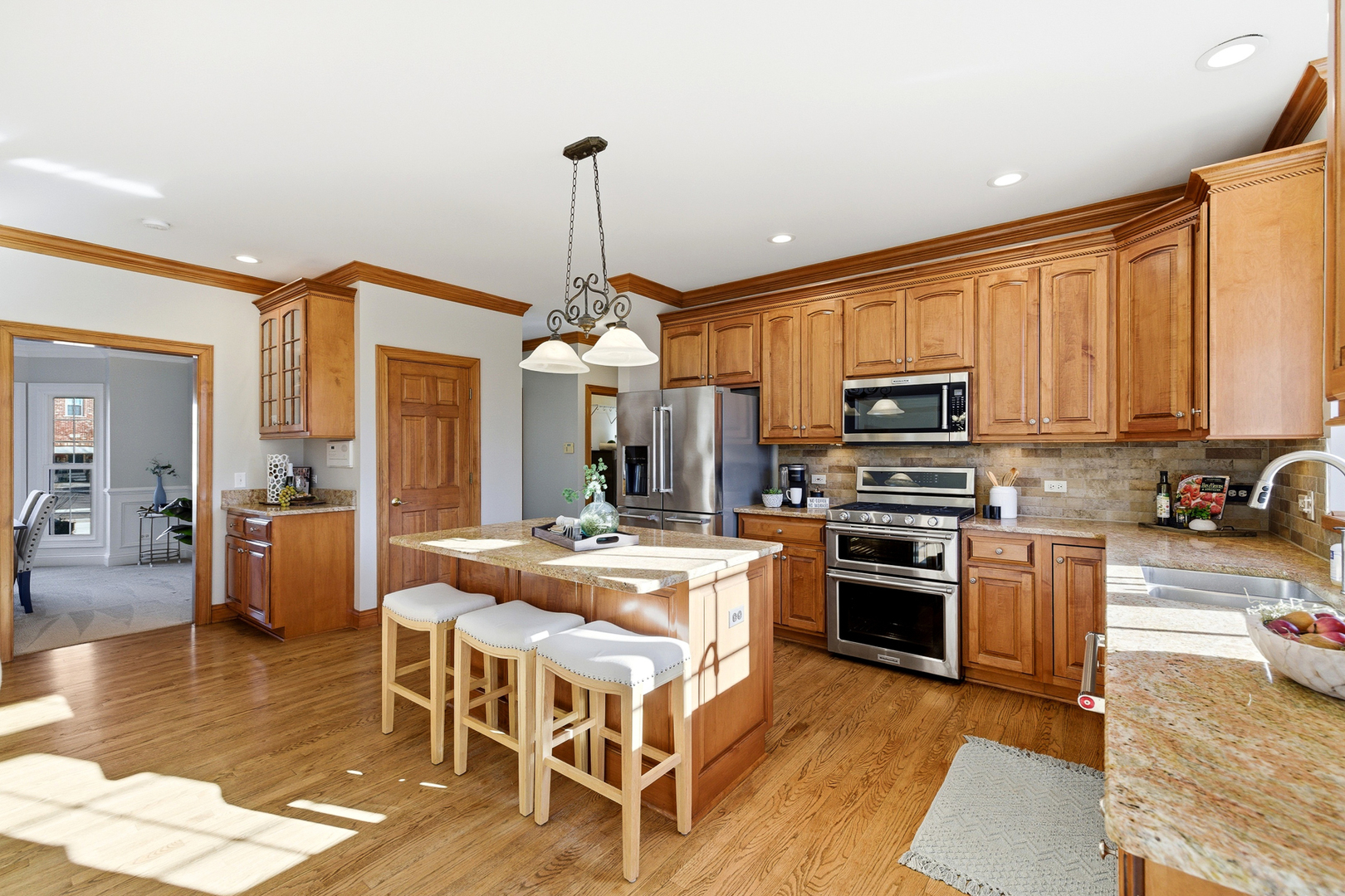 207 Long Beach Road, Oswego, IL 60543