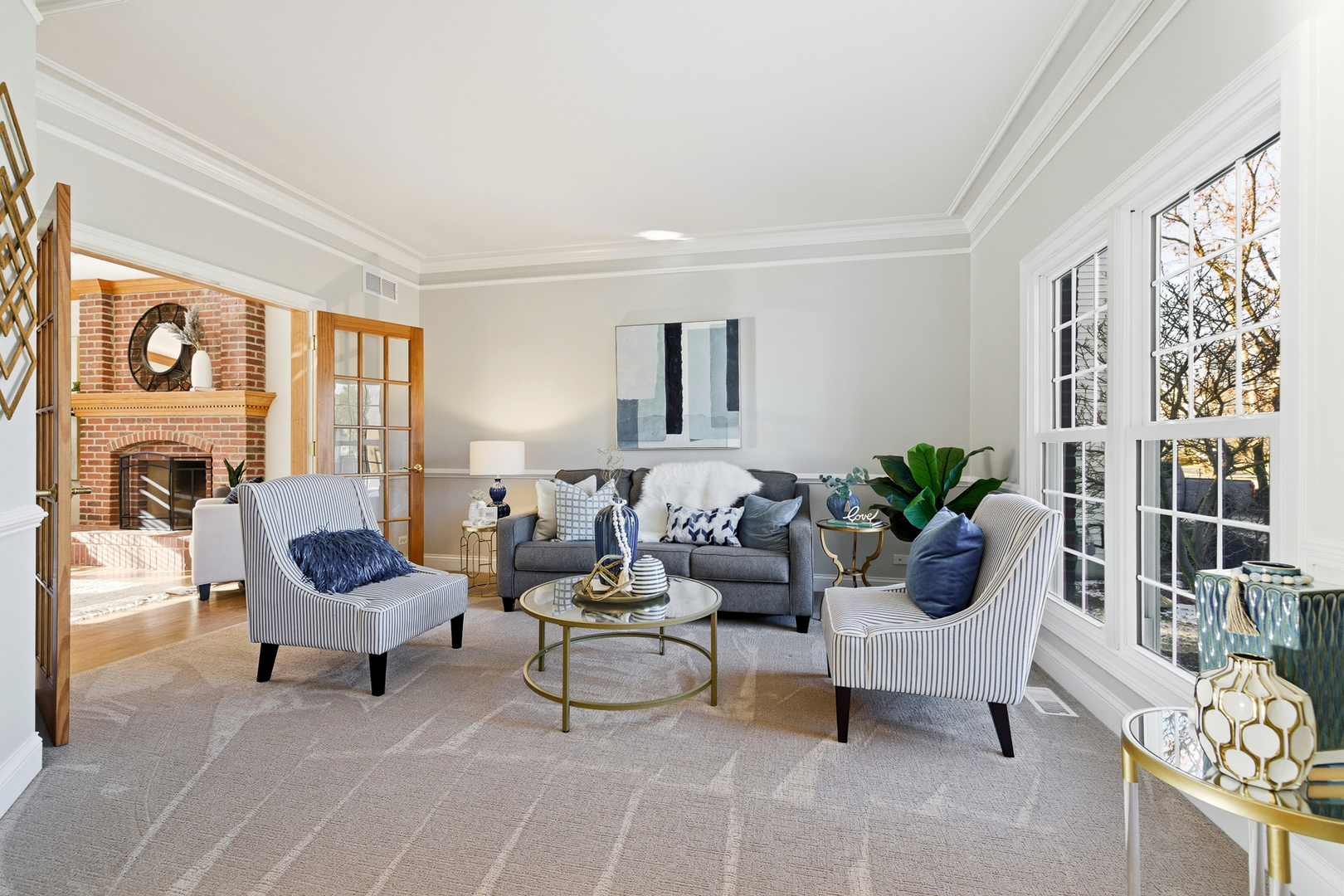 207 Long Beach Road, Oswego, IL 60543