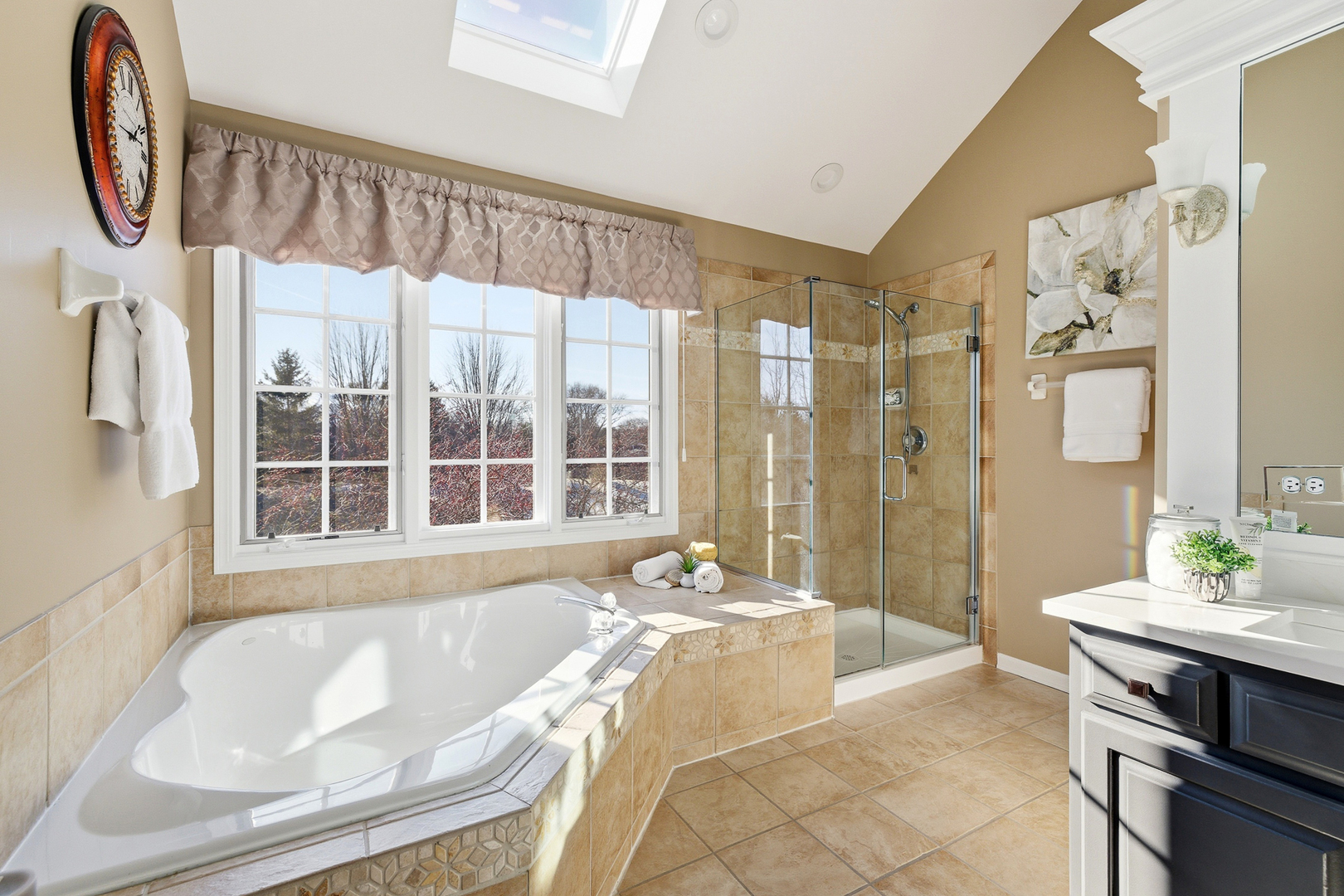 207 Long Beach Road, Oswego, IL 60543