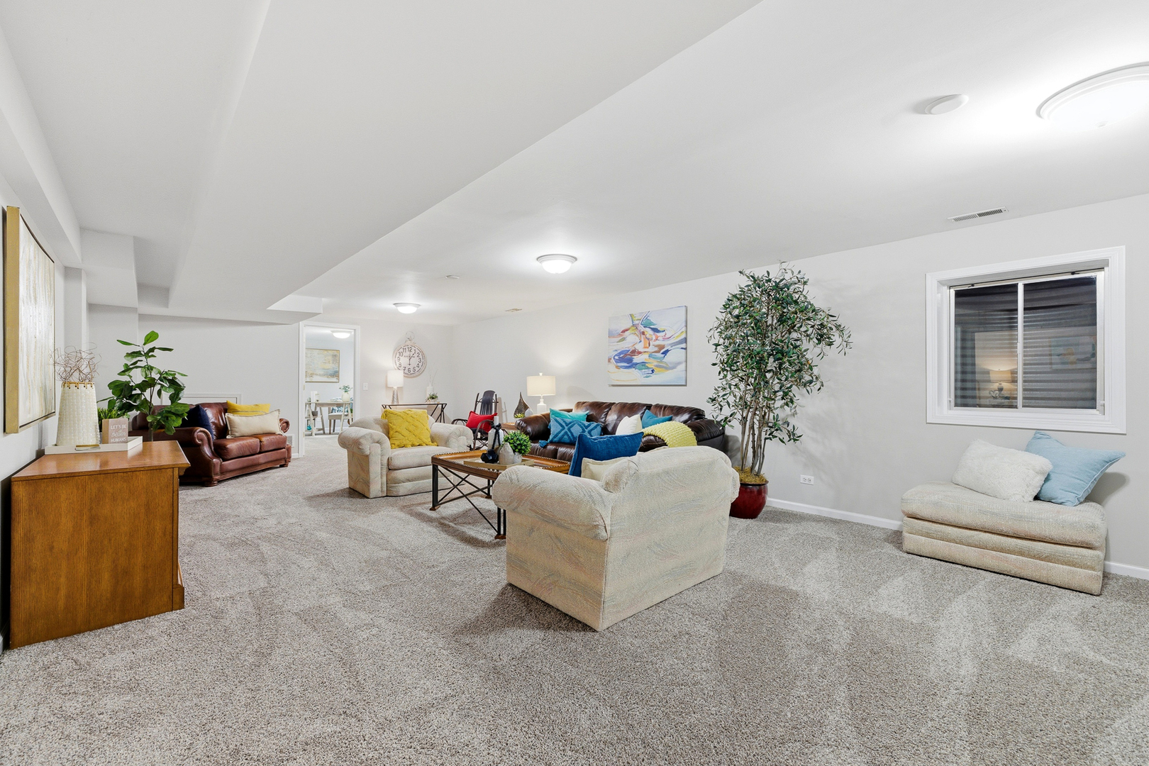 207 Long Beach Road, Oswego, IL 60543