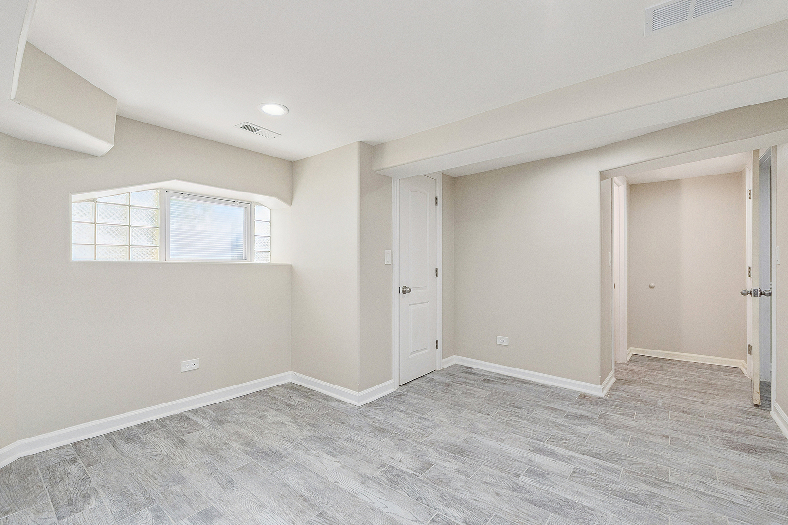 9400 S Charles Street, Chicago, IL 60643