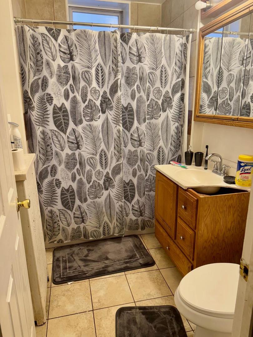 4935 W Monroe Street, Chicago, IL 60644