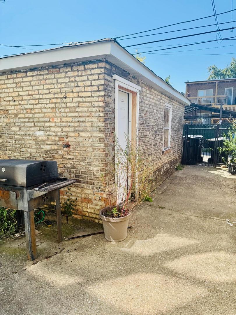 4935 W Monroe Street, Chicago, IL 60644