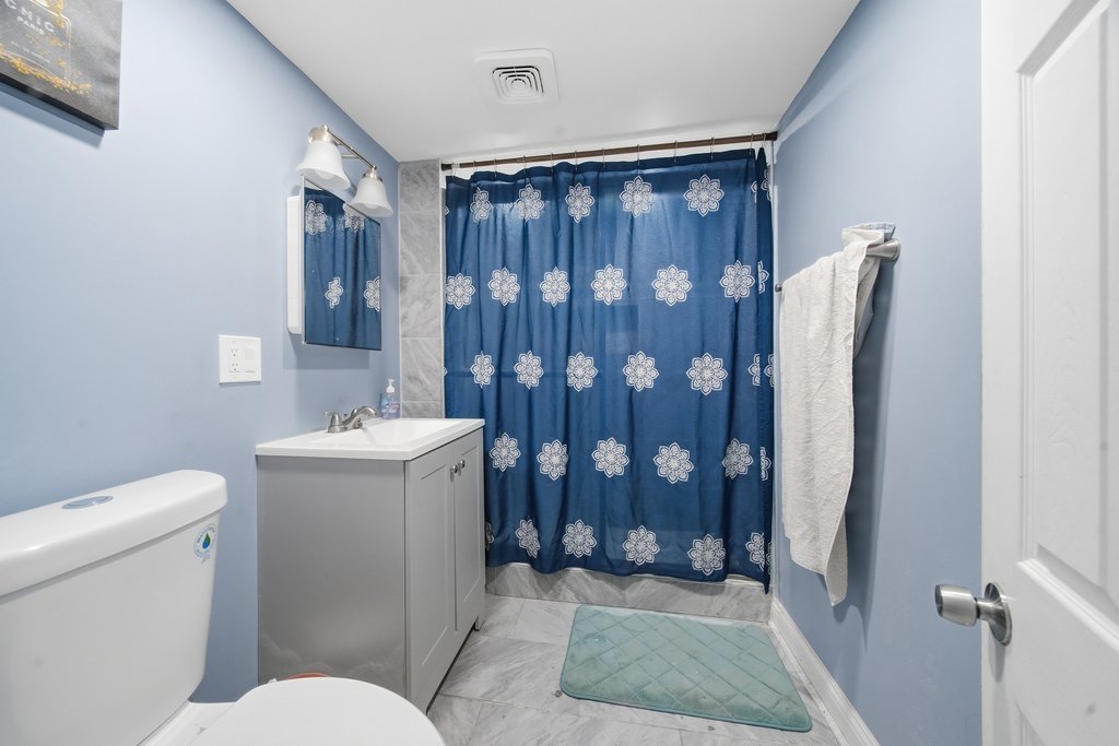 6047 S Richmond Street, Chicago, IL 60629