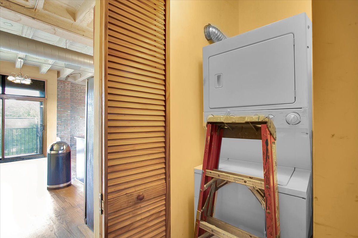 809 E 40th Street #4-4, Chicago, IL 60653