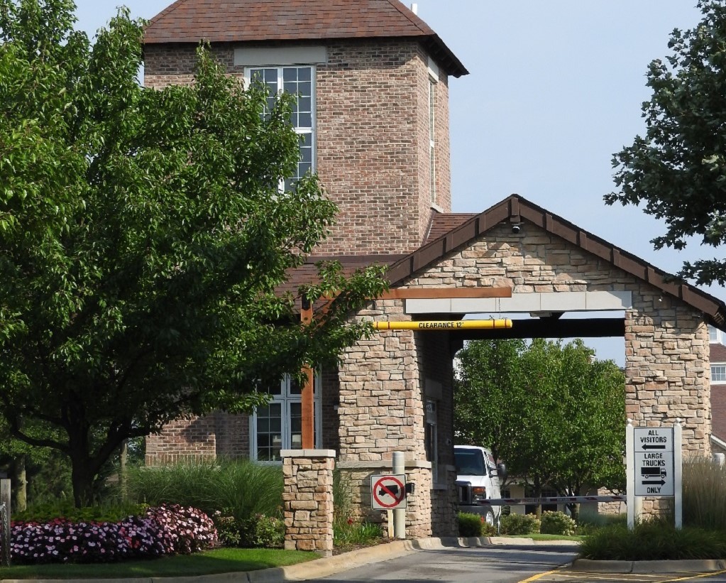 2615 Cranbrook Street, Naperville, IL 60564