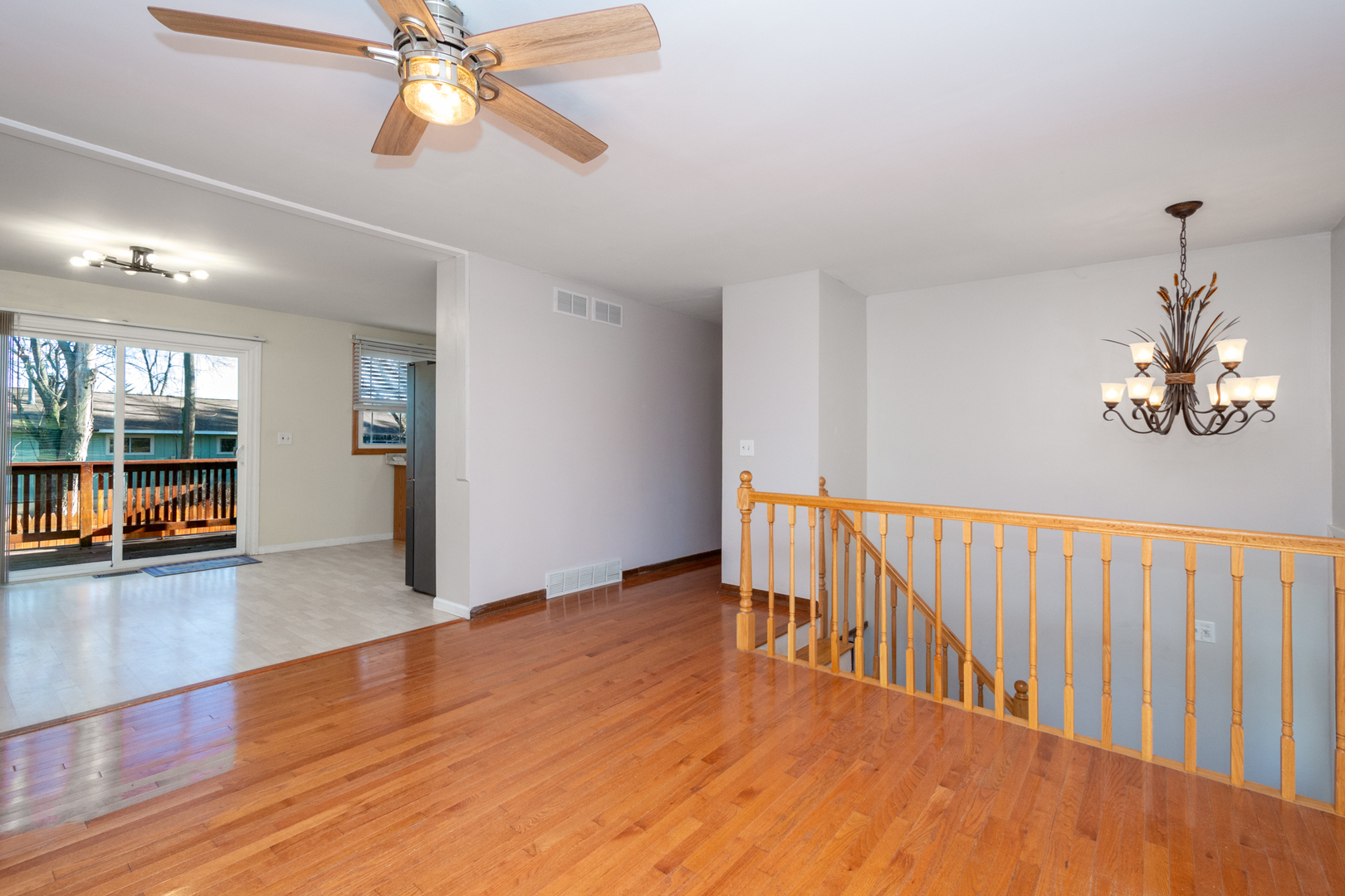 424 Woodland Avenue, Wauconda, IL 60084