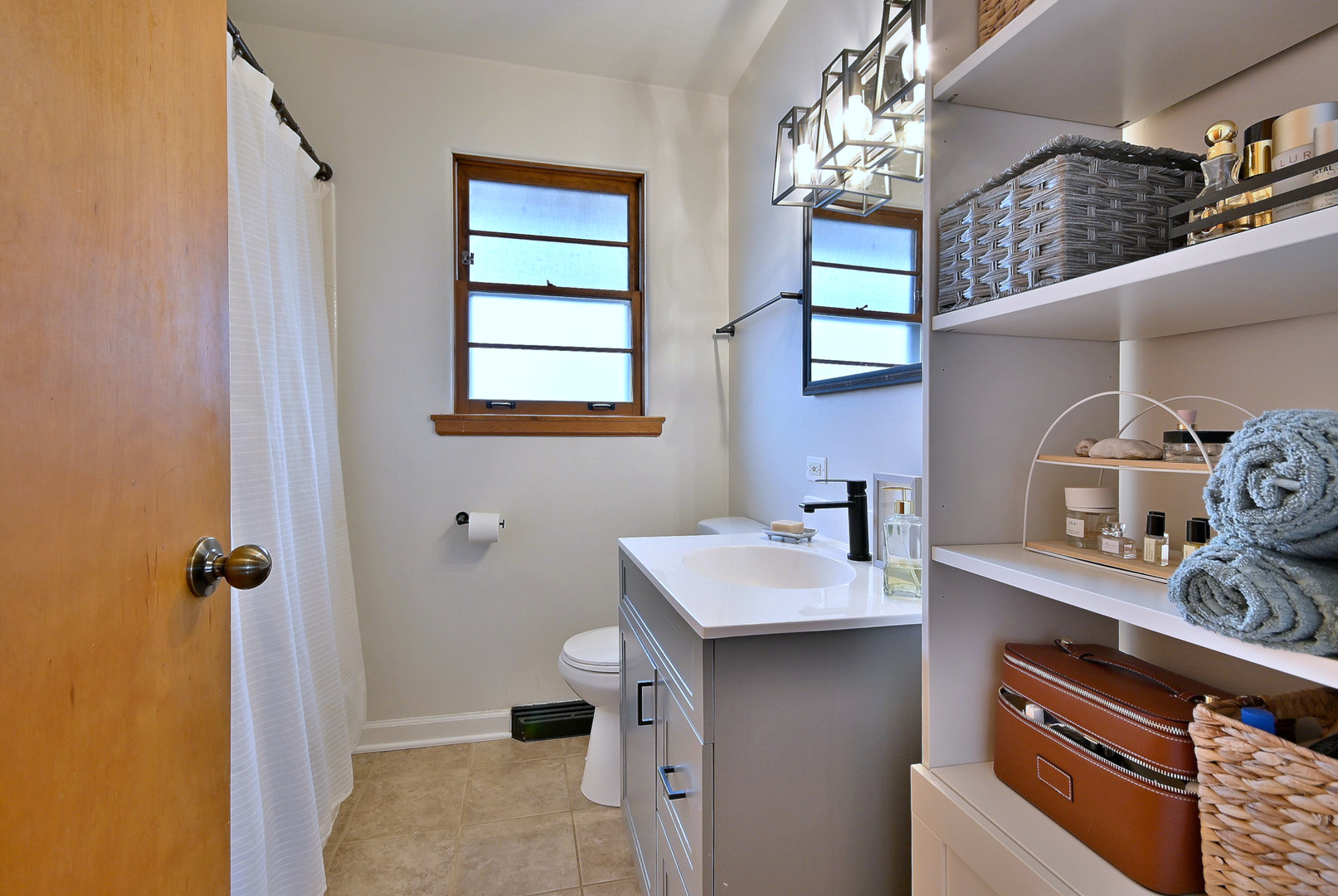 465 W Verret Street, Elmhurst, IL 60126