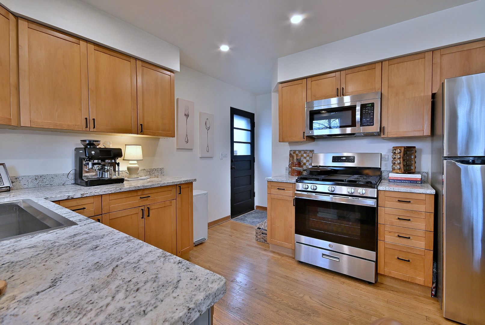 465 W Verret Street, Elmhurst, IL 60126