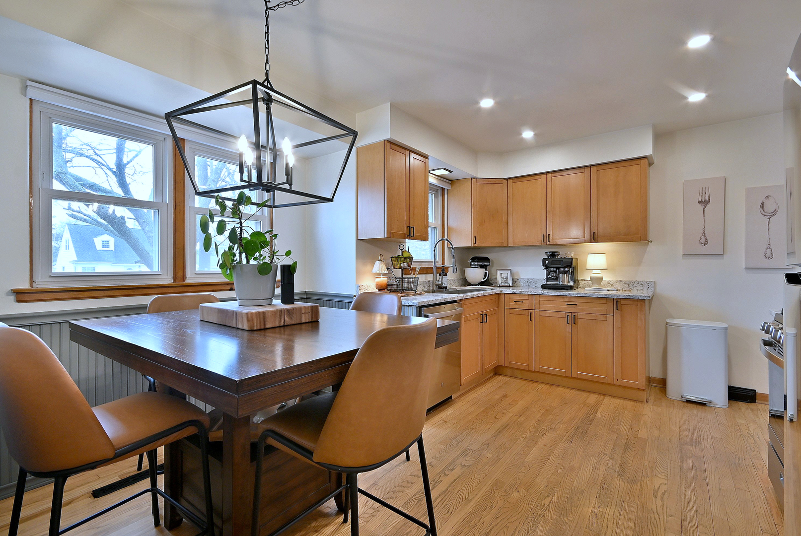 465 W Verret Street, Elmhurst, IL 60126