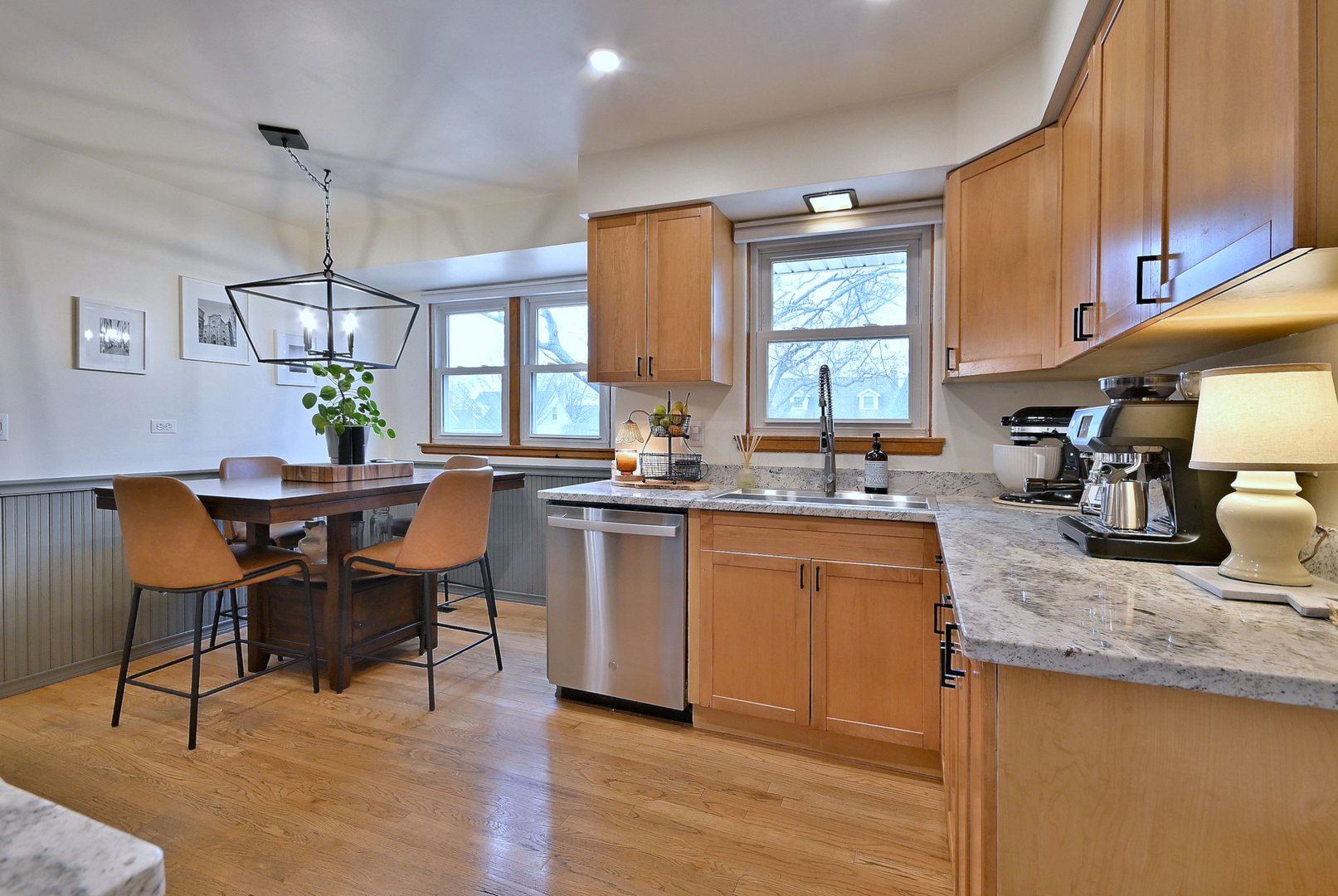 465 W Verret Street, Elmhurst, IL 60126