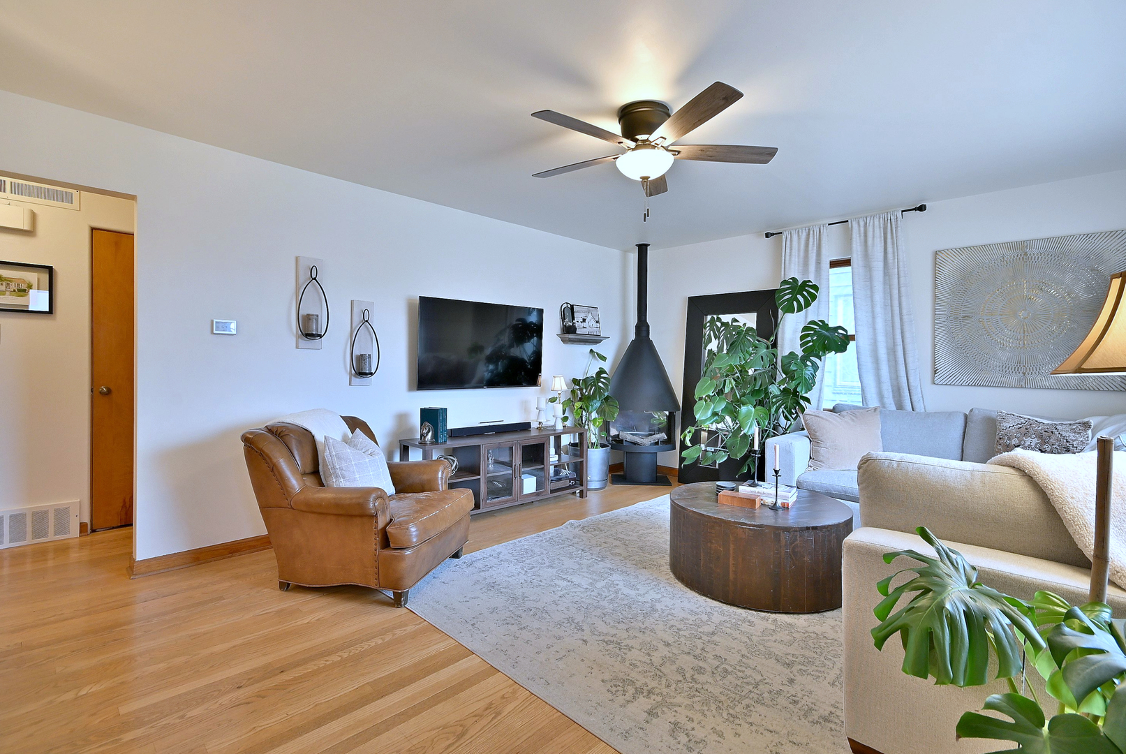 465 W Verret Street, Elmhurst, IL 60126