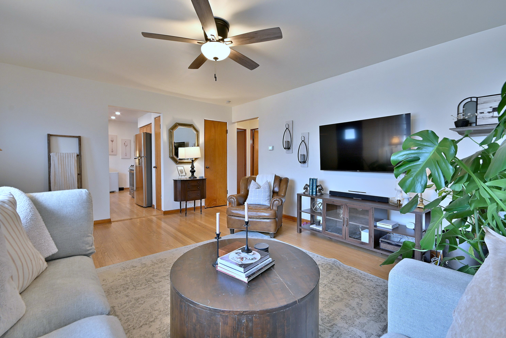 465 W Verret Street, Elmhurst, IL 60126