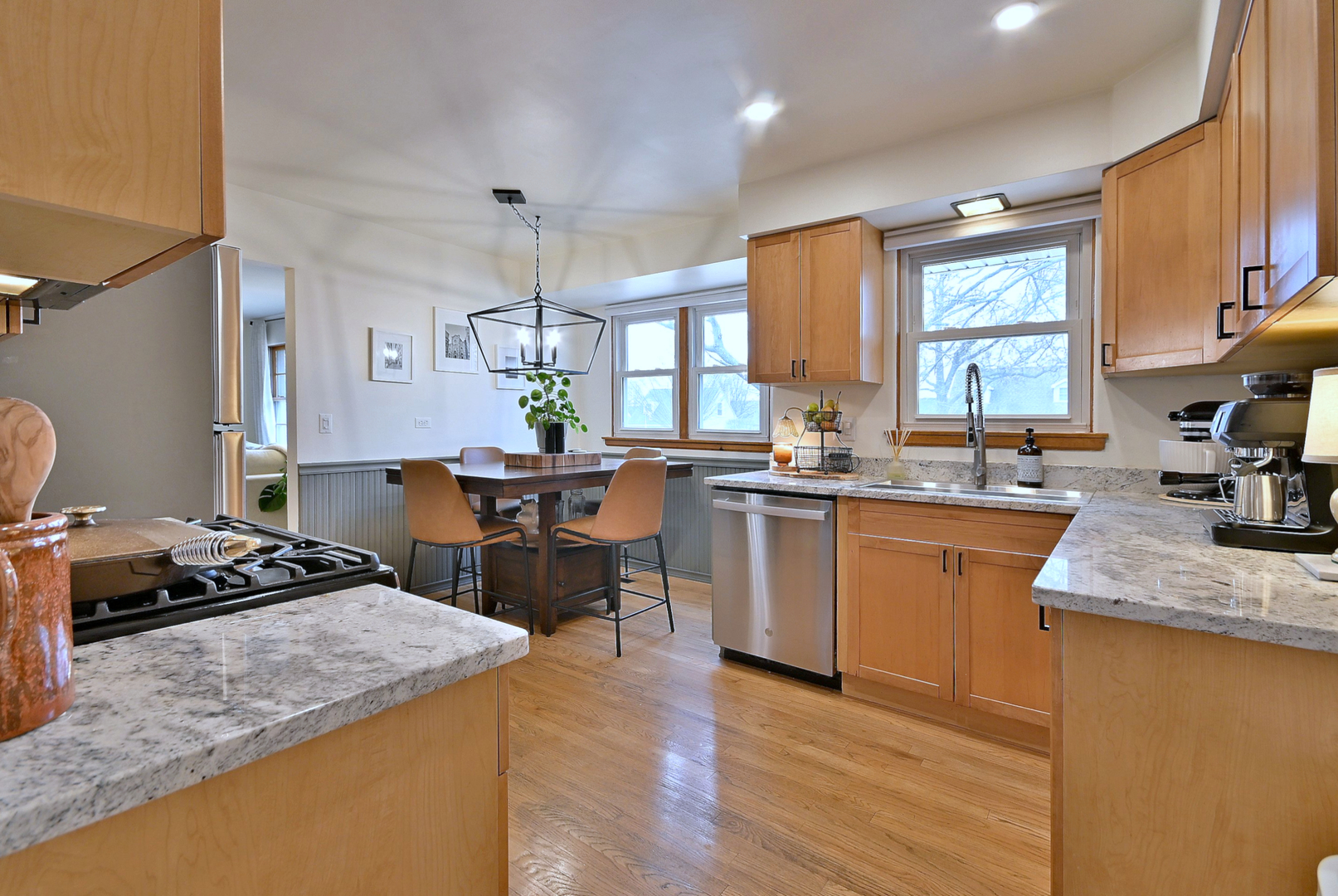 465 W Verret Street, Elmhurst, IL 60126