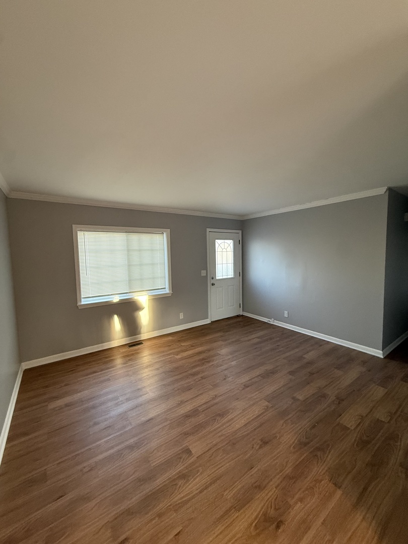 9 Crescent Court, Montgomery, IL 60538