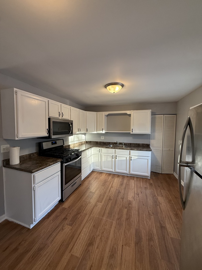 9 Crescent Court, Montgomery, IL 60538