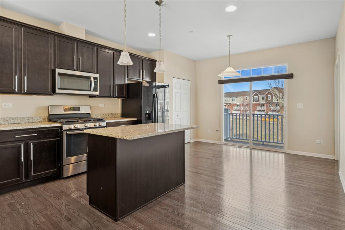 2942 Madison Drive, Naperville, IL 60564