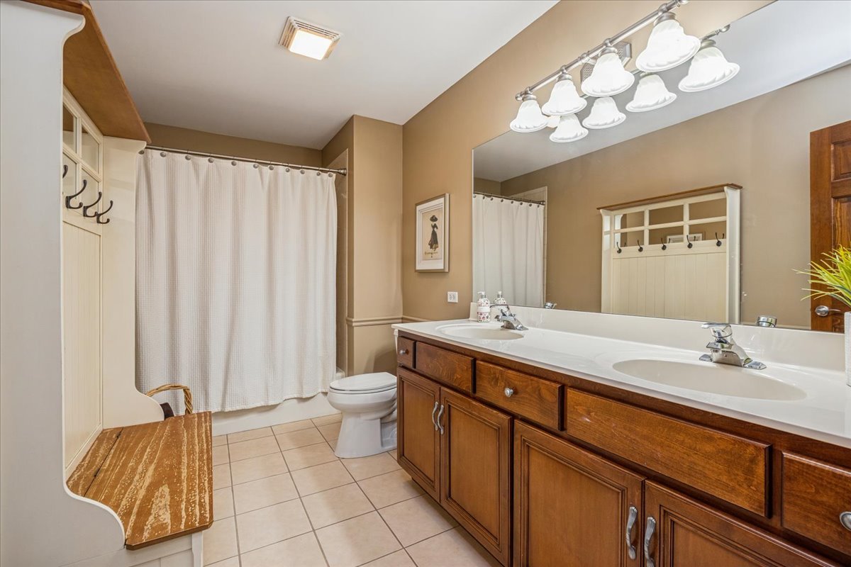 21726 Higley Lane, Frankfort, IL 60423