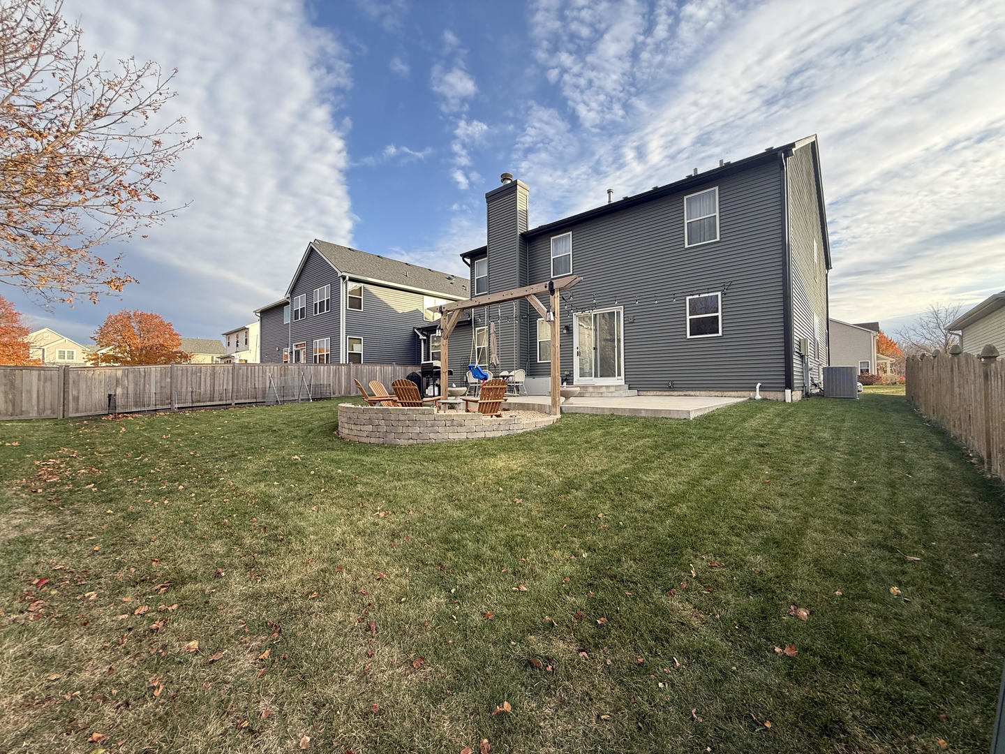 611 Paris Avenue, Oswego, IL 60543