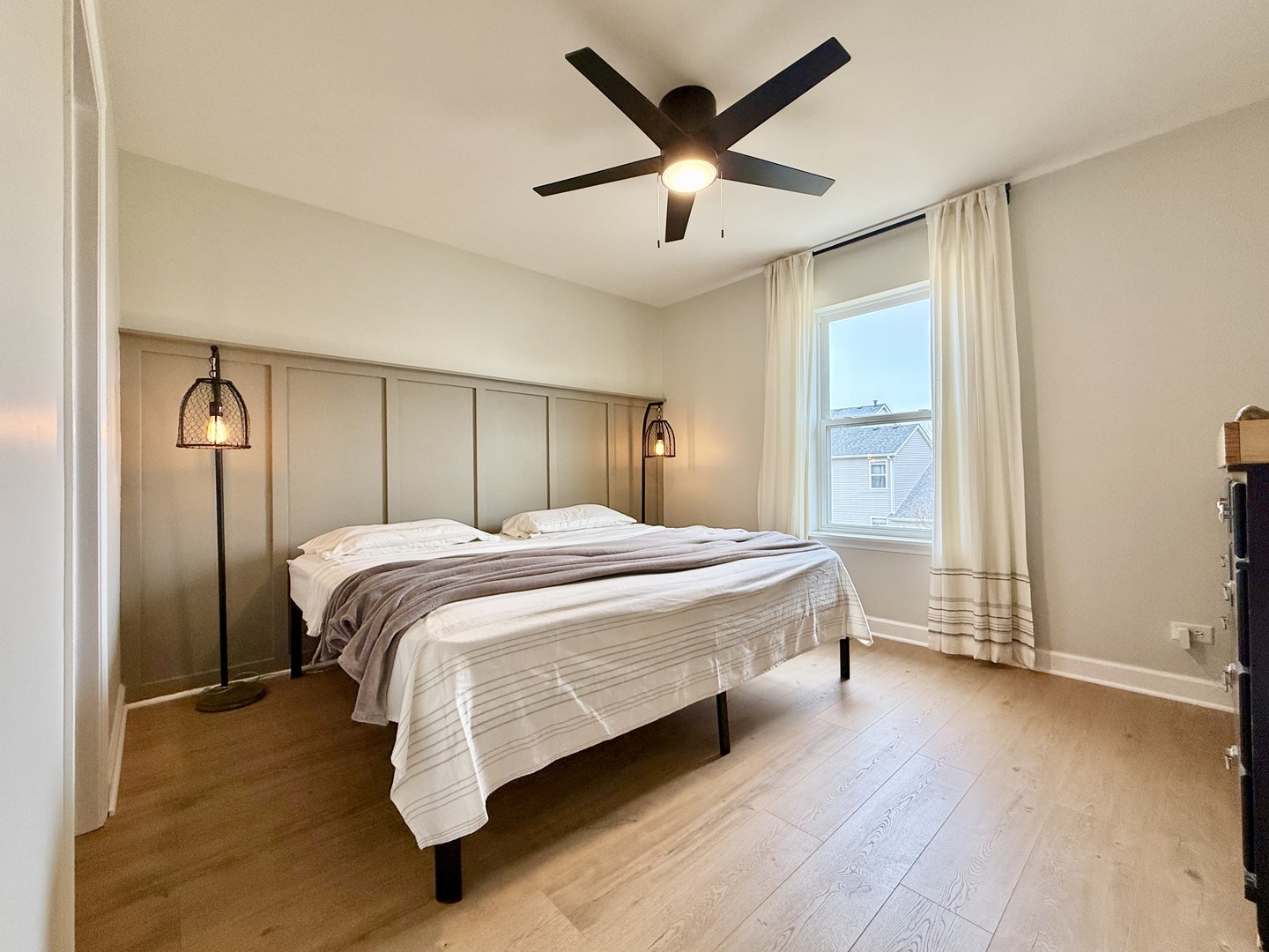 611 Paris Avenue, Oswego, IL 60543