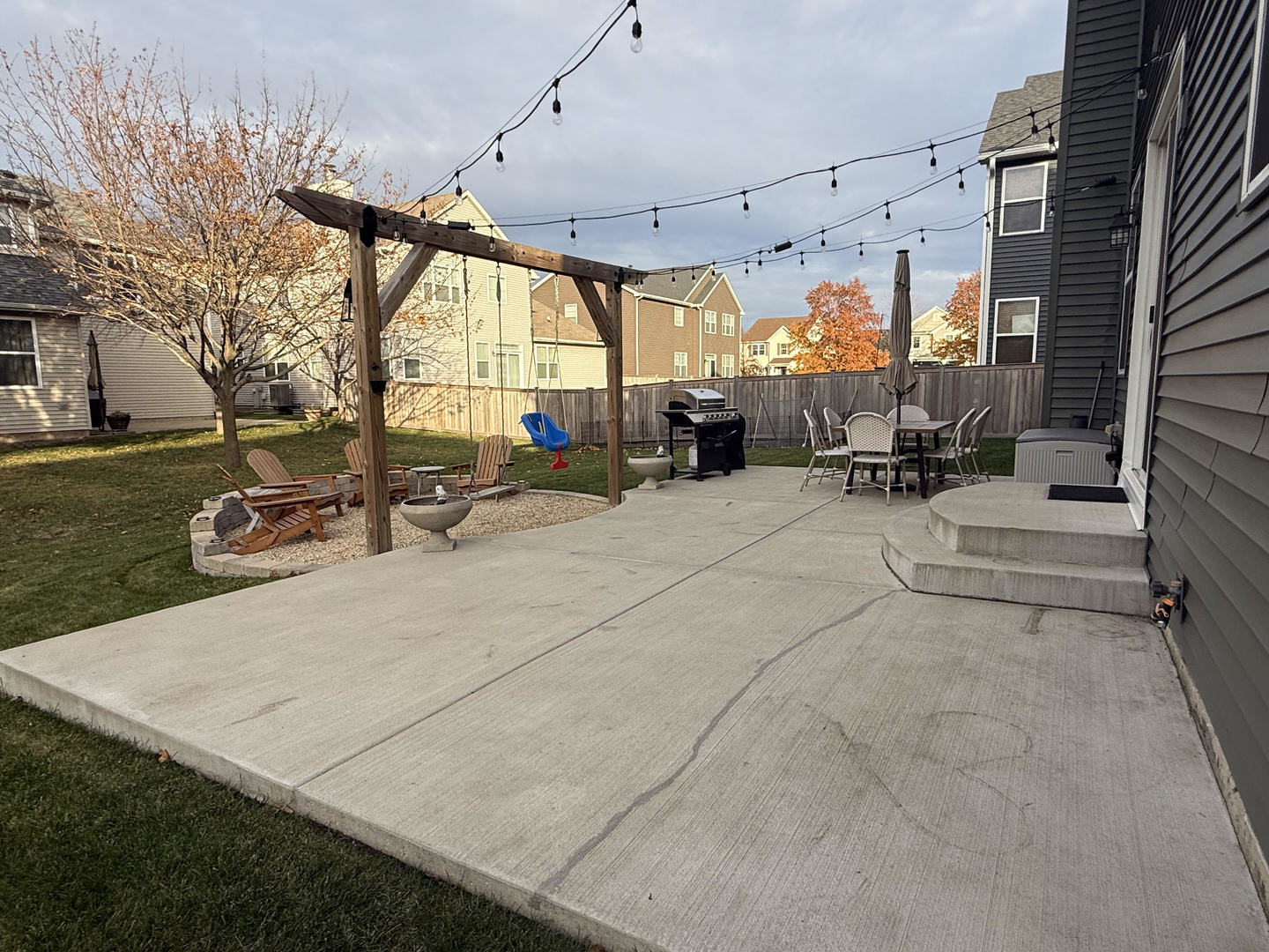 611 Paris Avenue, Oswego, IL 60543