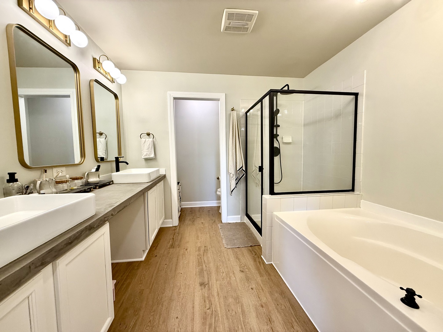 611 Paris Avenue, Oswego, IL 60543